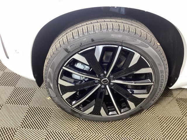New 2026 Volvo XC90 T8 Ultra w/ Protection Package Premier image 8