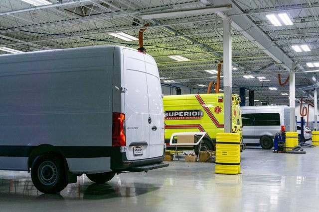 Used 2024 Mercedes-Benz Sprinter 2500 image 20