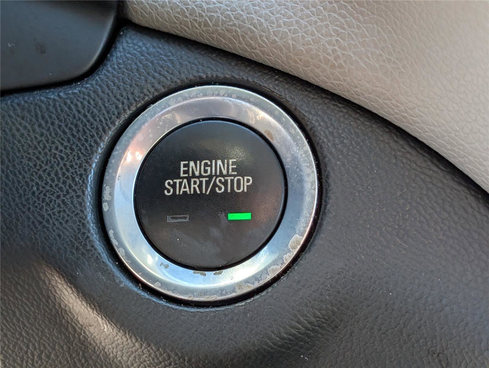 Used 2018 Chevrolet Equinox LT w/ Sun & Infotainment Package image 27