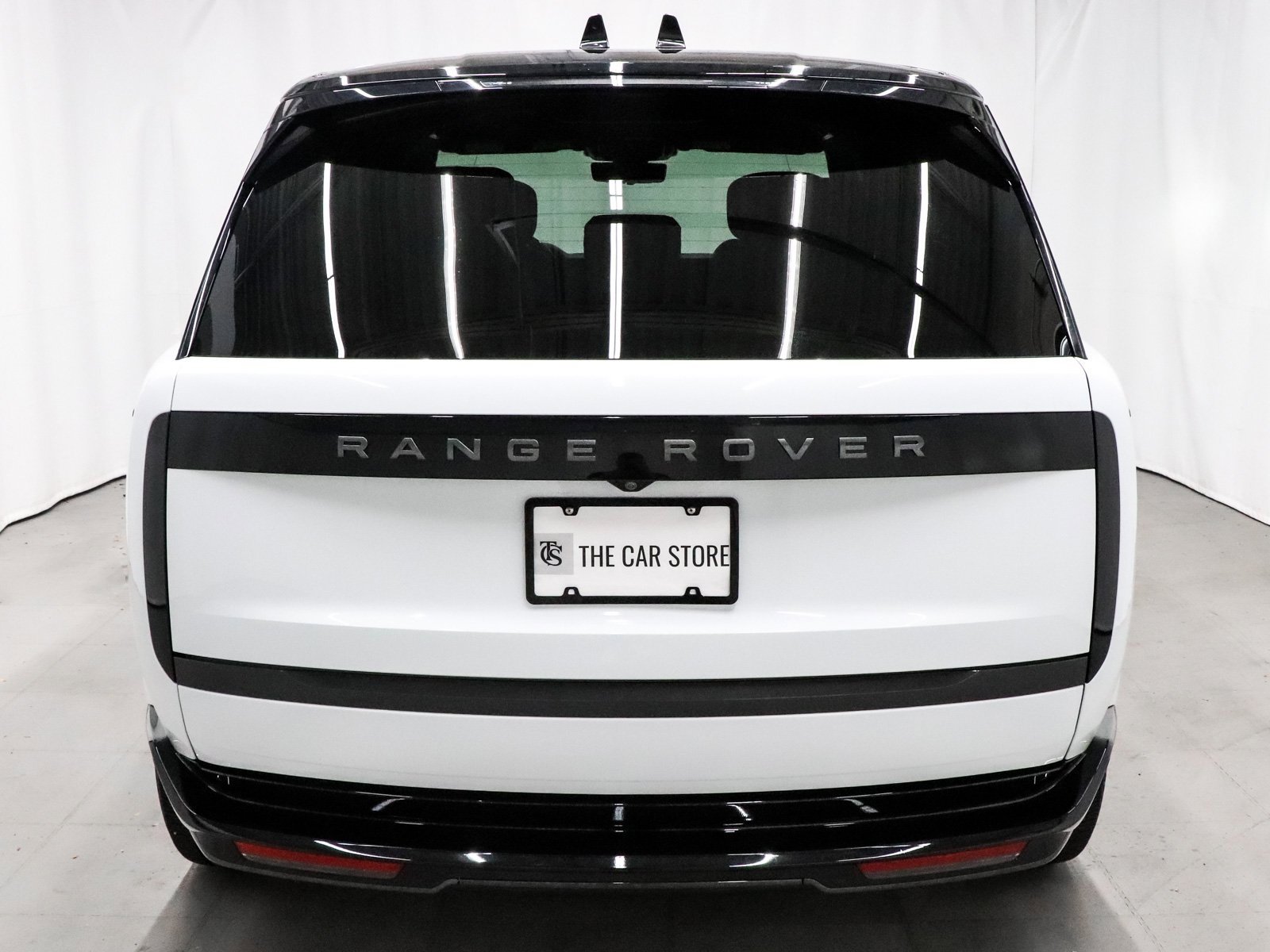 Used 2024 Land Rover Range Rover Autobiography image 5