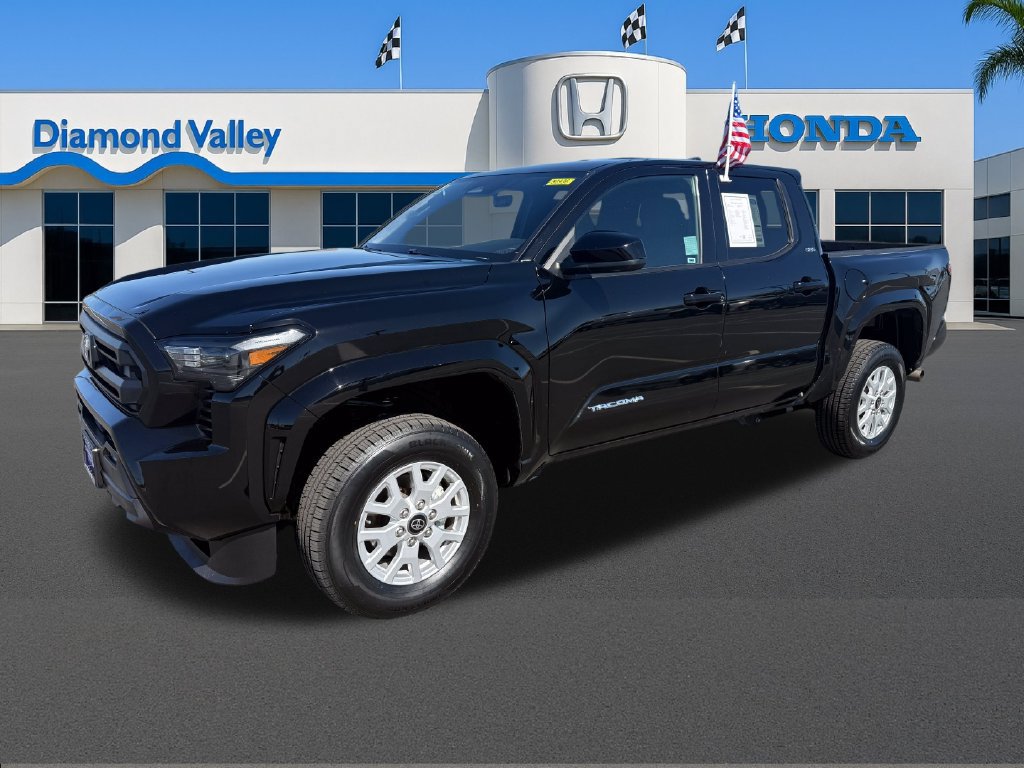 Used 2025 Toyota Tacoma SR5 AWD/4WD image 3