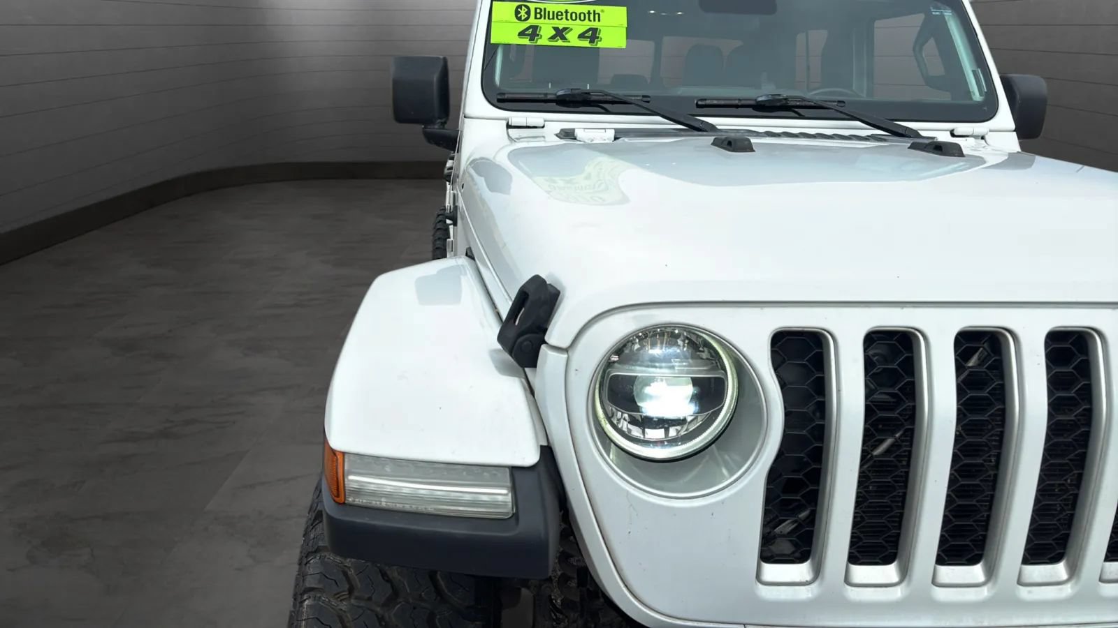 Used 2020 Jeep Gladiator Overland w/ LED Lighting Group AWD/4WD image 23