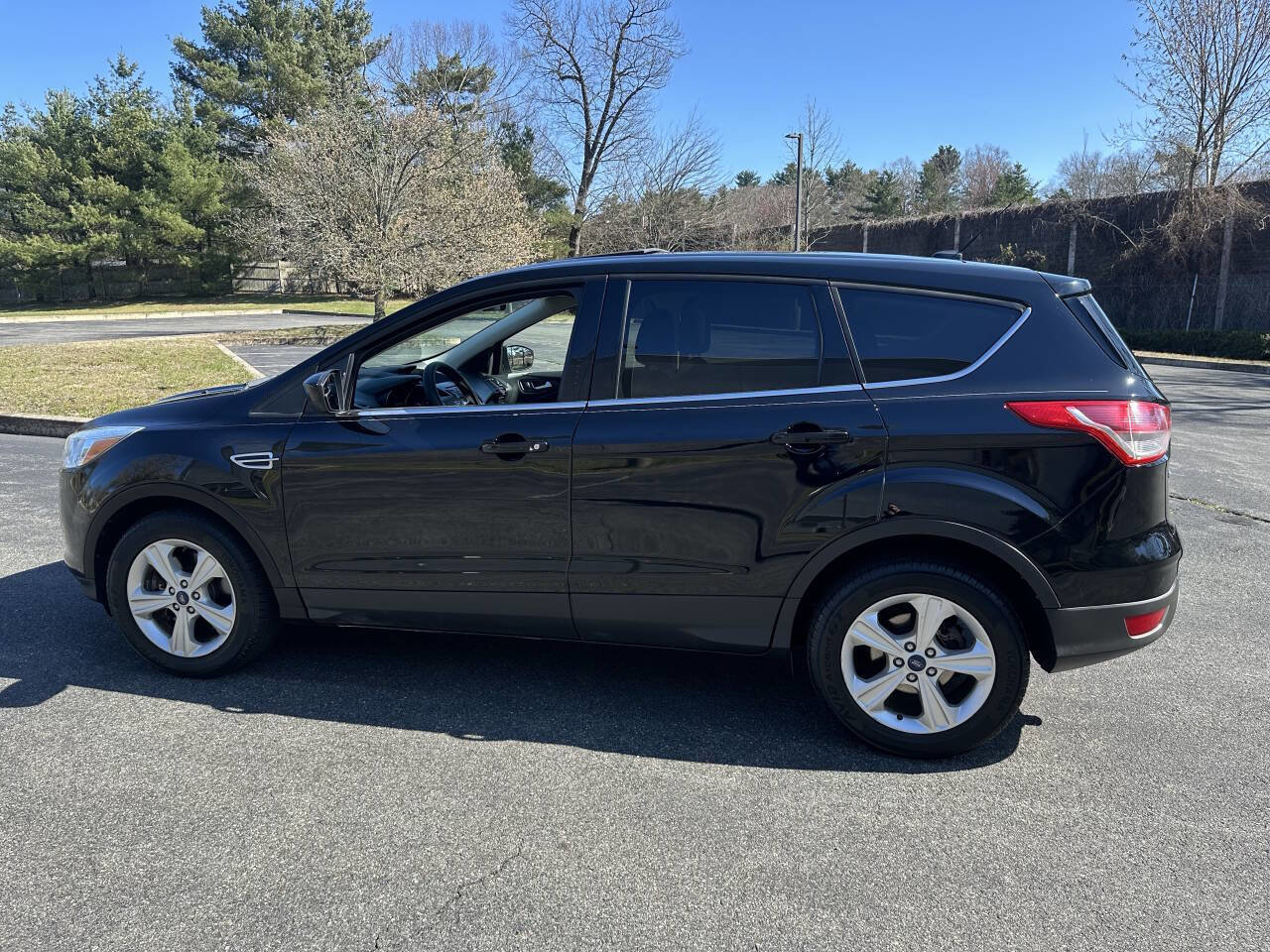 Used 2016 Ford Escape SE w/ SE Cold Weather Package image 5