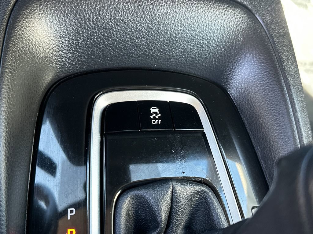 Used 2025 Toyota Corolla LE image 28