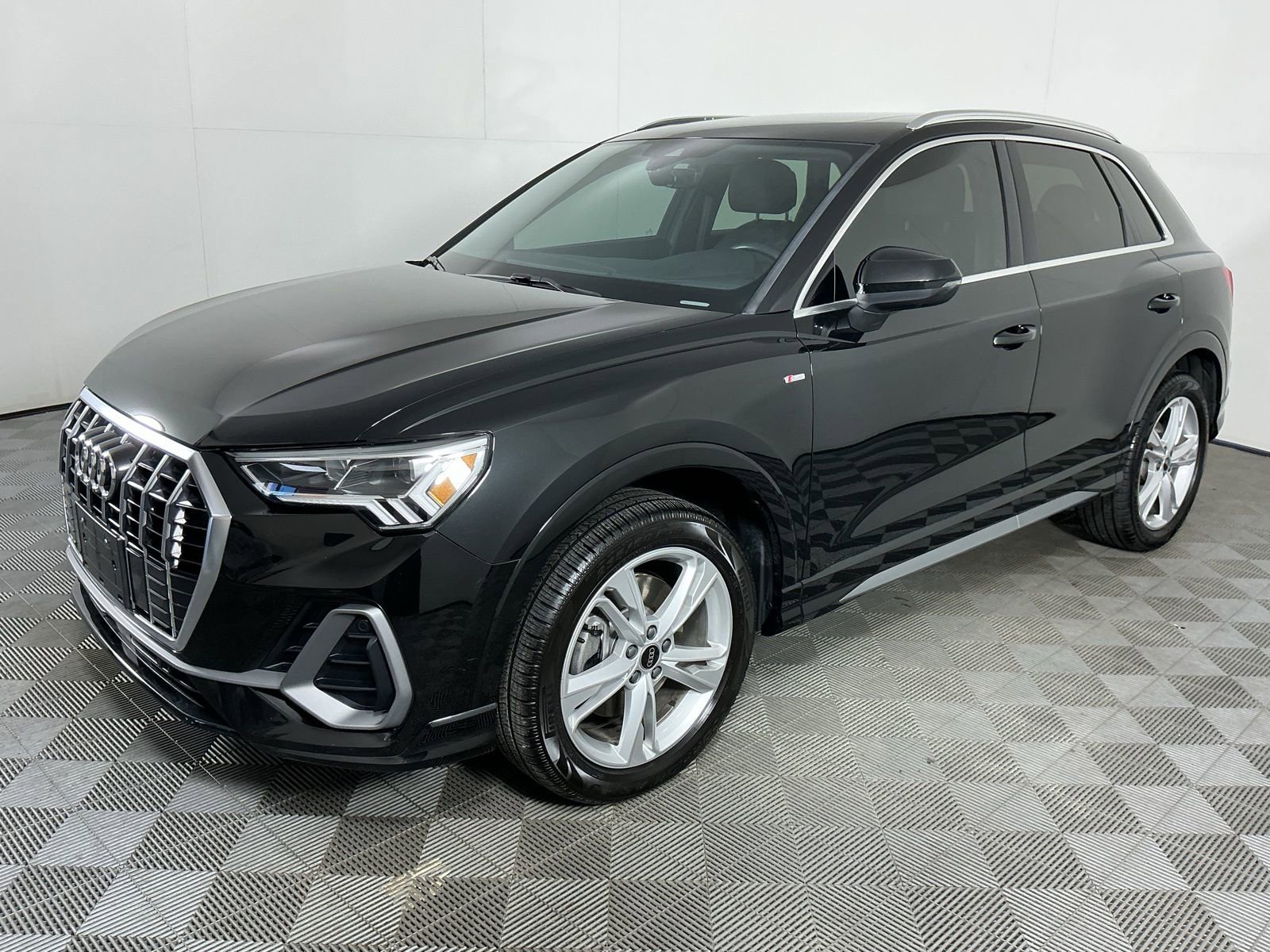 Used 2022 Audi Q3 2.0T Premium Plus AWD/4WD image 4