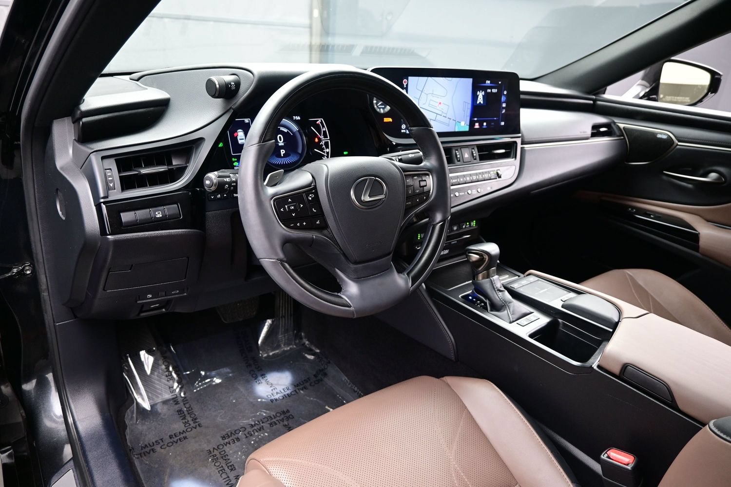Used 2022 Lexus ES 300h w/ Luxury Package FWD image 17