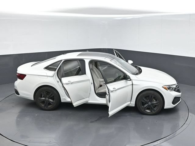 Used 2024 Volkswagen Jetta SE FWD image 58