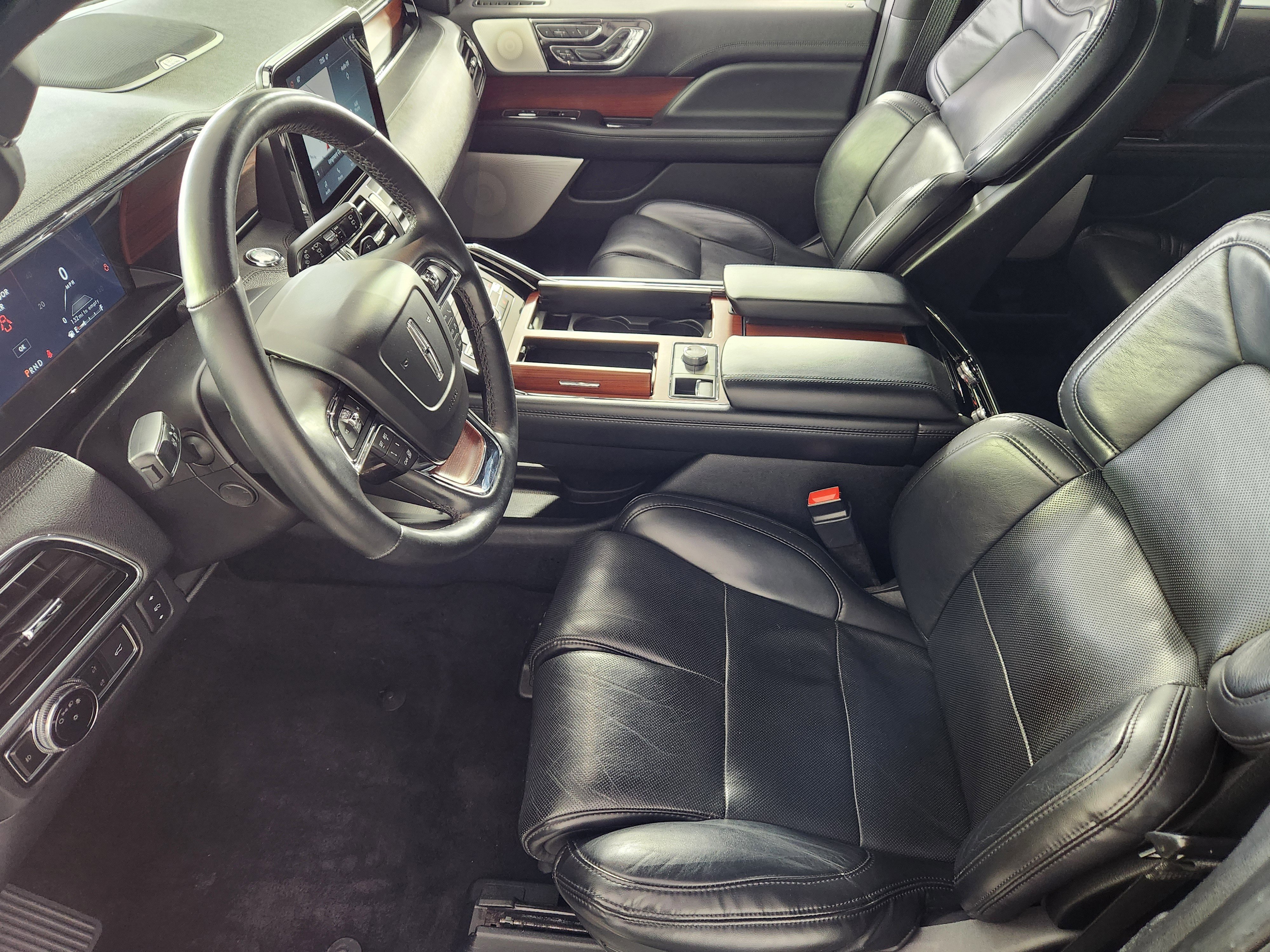 Used 2021 Lincoln Navigator L Reserve image 11