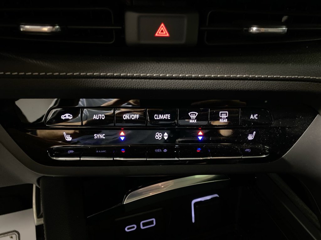 Certified 2023 Buick Envision Preferred w/ Sport Touring Package AWD/4WD image 18