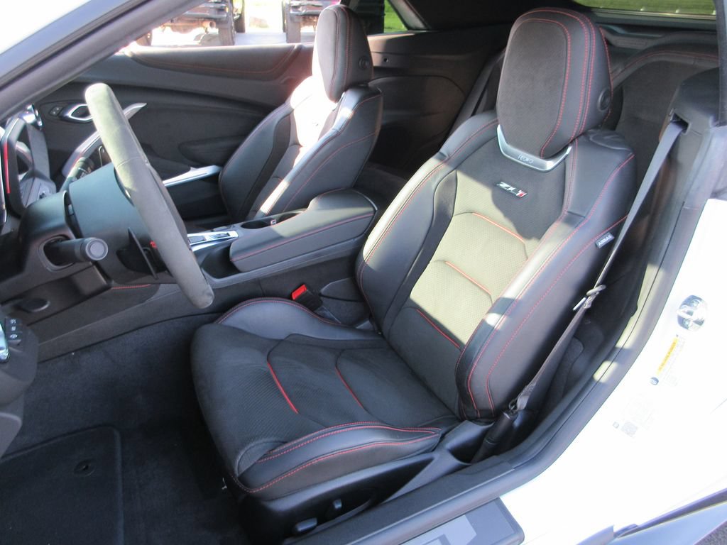 Certified 2022 Chevrolet Camaro ZL1 RWD image 20