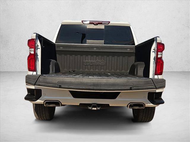 Used 2022 Chevrolet Silverado 1500 High Country w/ High Country Premium Package AWD/4WD image 6
