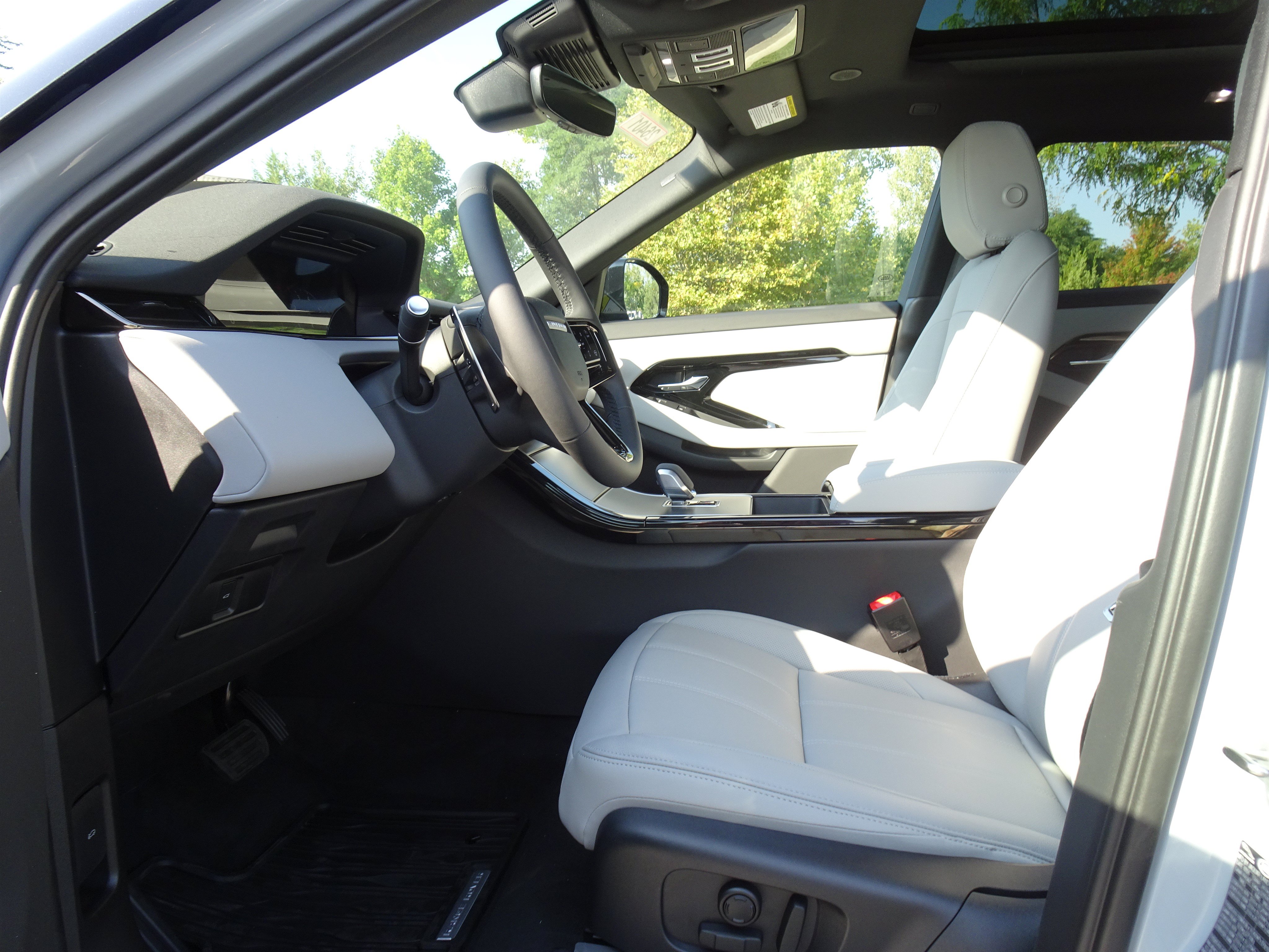 New 2026 Land Rover Range Rover Evoque S AWD/4WD image 11