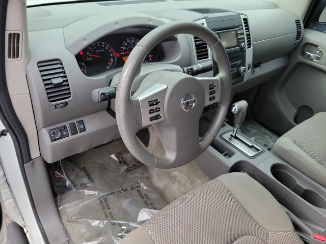 Used 2014 Nissan Frontier SV image 17