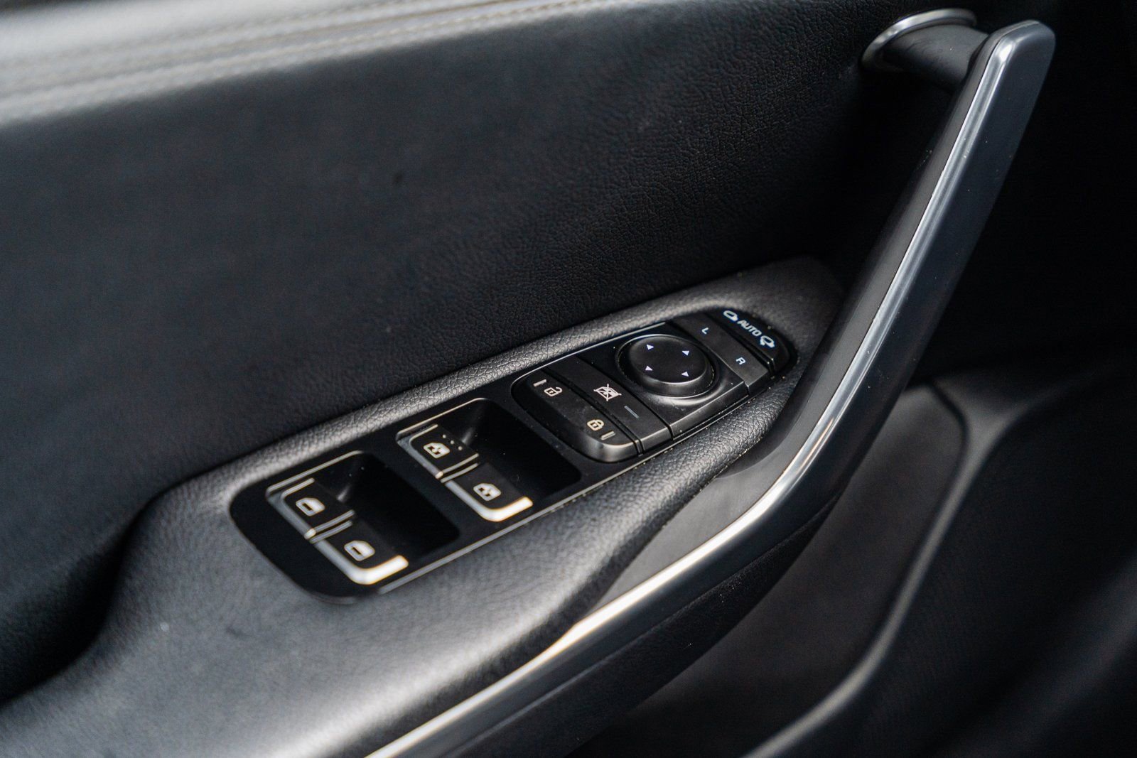 Used 2021 Kia Stinger GT-Line image 38