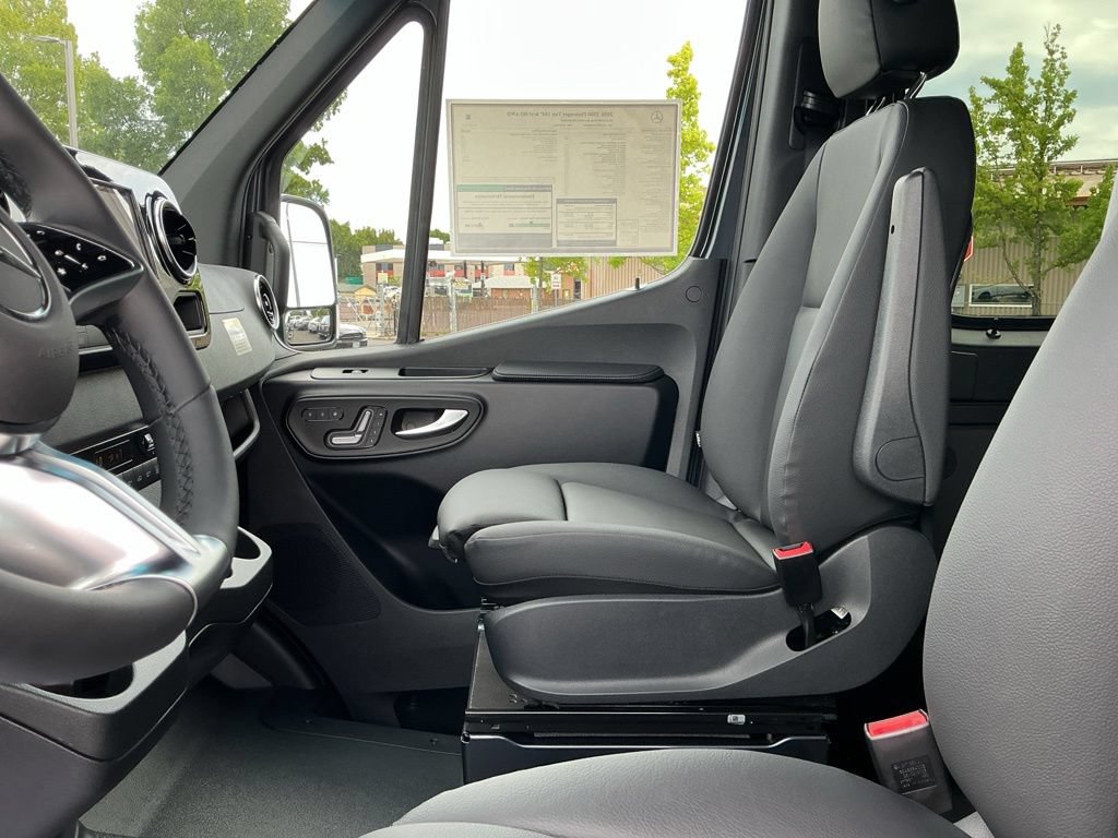 New 2026 Mercedes-Benz Sprinter 2500 image 11