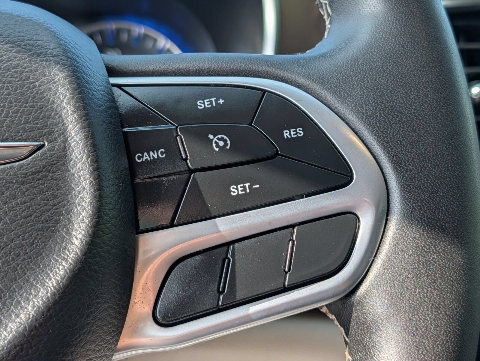 Used 2024 Chrysler Voyager LX FWD image 30