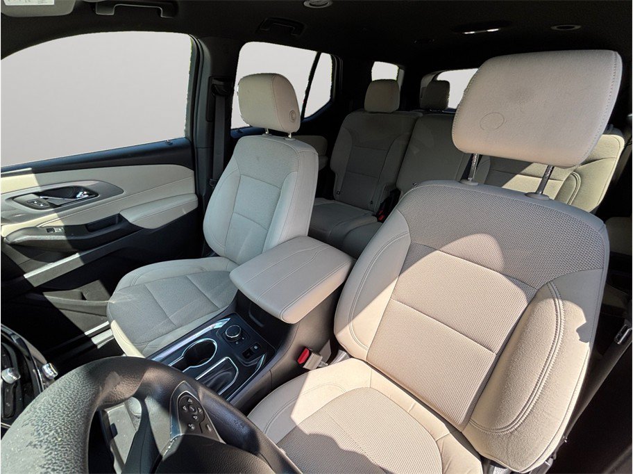 Used 2023 Chevrolet Traverse LS FWD image 17