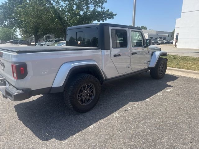 Used 2024 Jeep Gladiator Sport AWD/4WD image 11