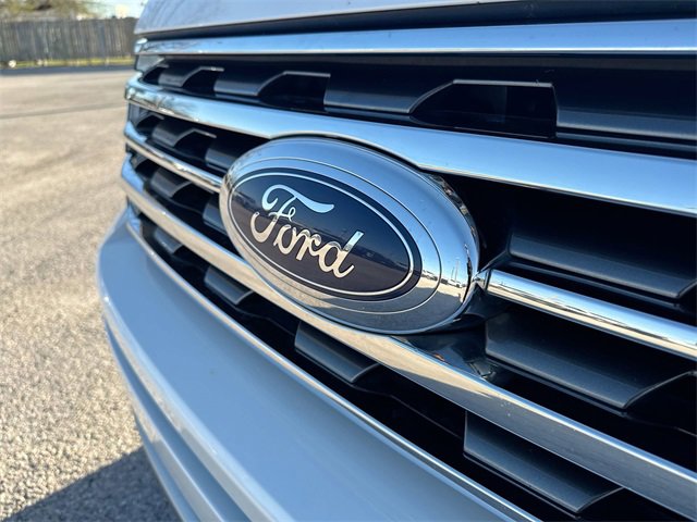 Certified 2018 Ford Expedition Max XLT w/ Equipment Group 202A image 34