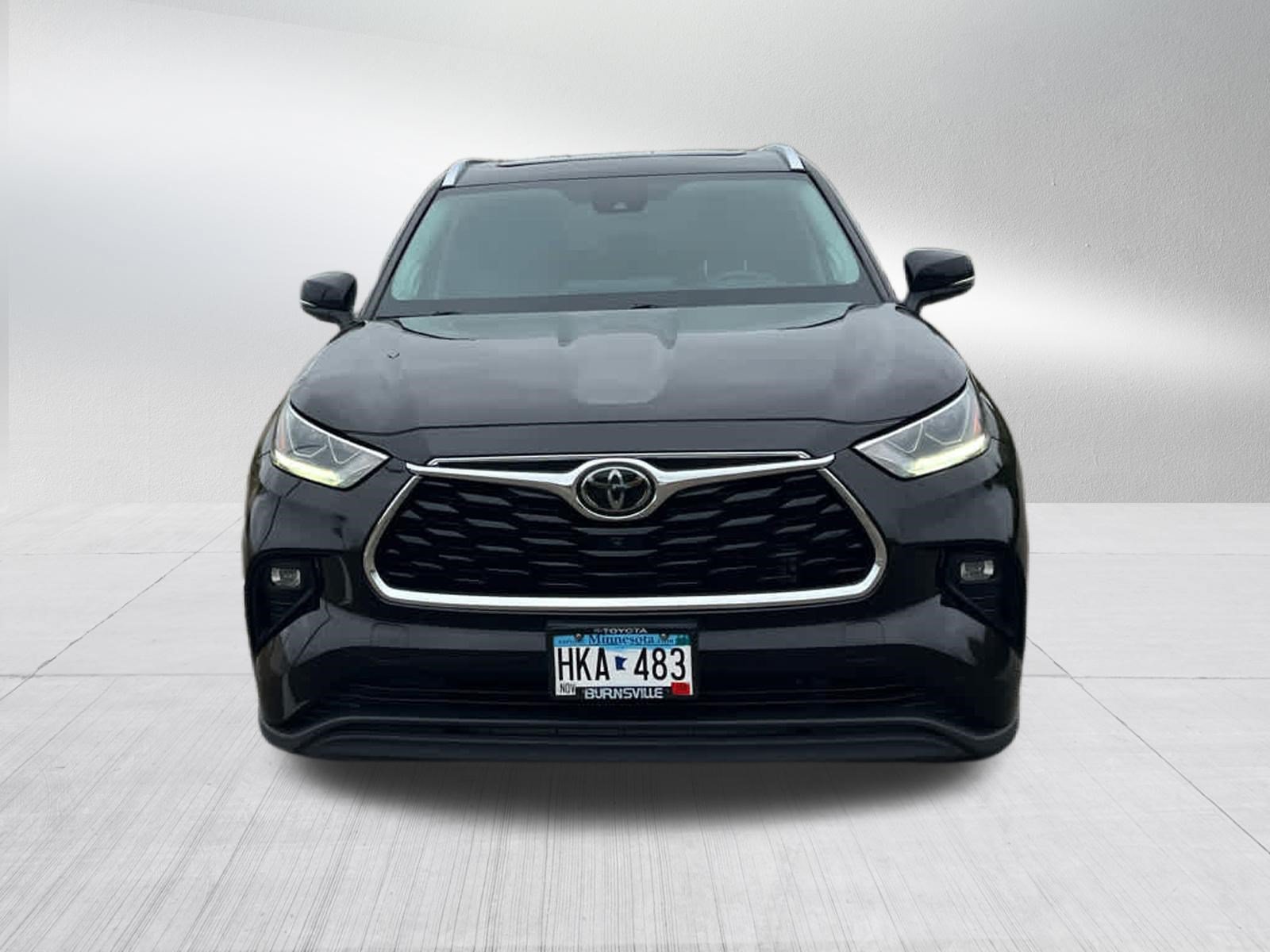 Used 2022 Toyota Highlander Limited w/ Protection Package #3 (TMS) AWD/4WD image 2