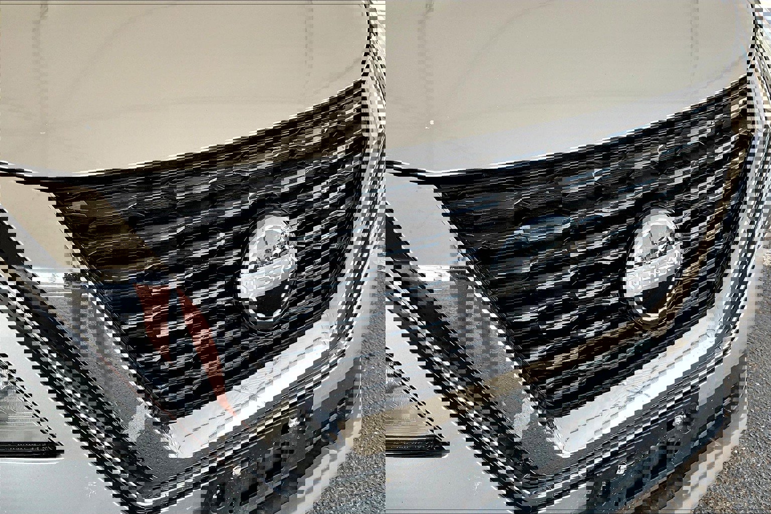 Used 2023 Nissan Rogue SV image 33