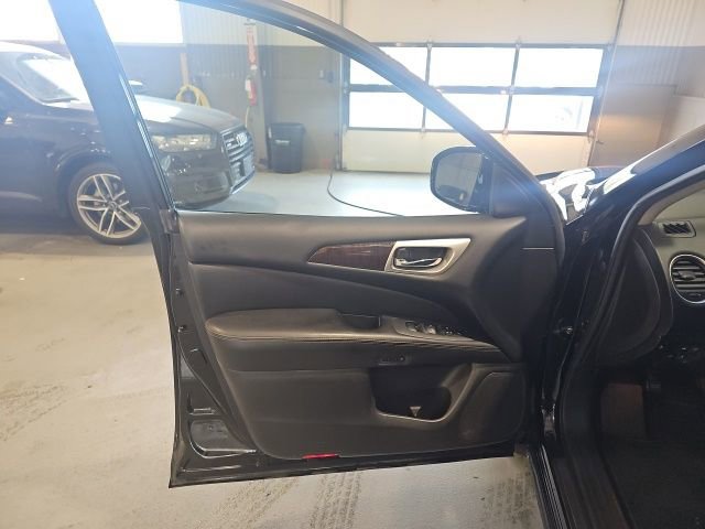 Used 2013 Nissan Pathfinder SL w/ SL Premium Pkg AWD/4WD image 10