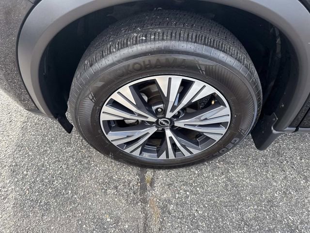 Used 2023 Nissan Rogue SV image 13