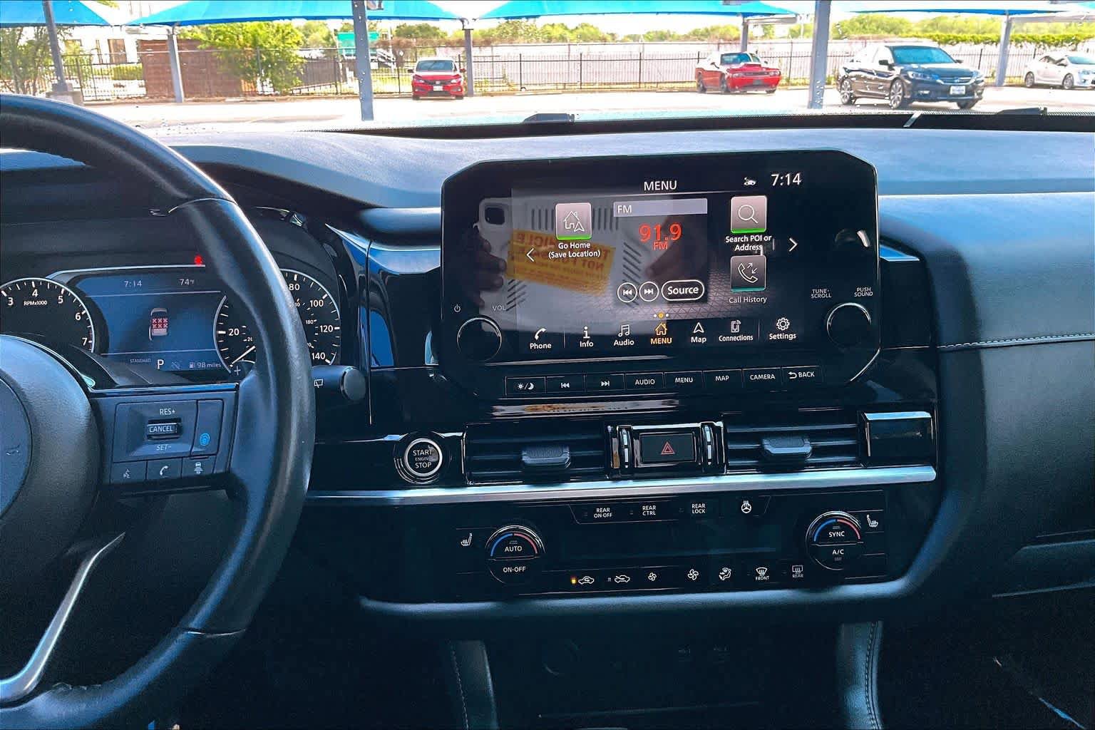 Used 2023 Nissan Pathfinder SL w/ Lighting Package (N92) FWD image 7