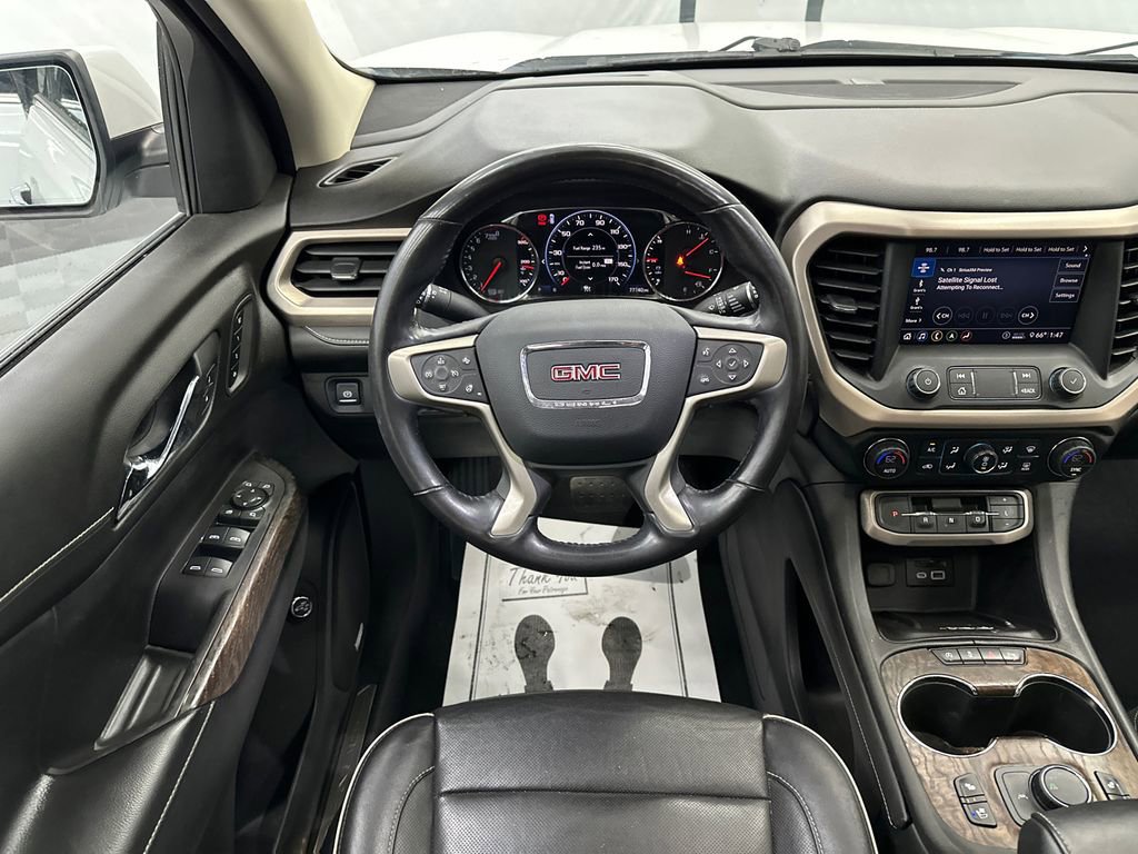Used 2020 GMC Acadia Denali w/ Technology Package FWD image 27