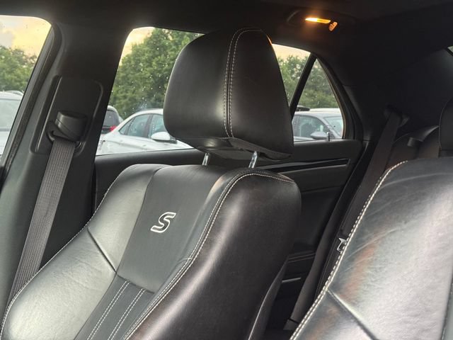 Used 2023 Chrysler 300 S RWD image 11