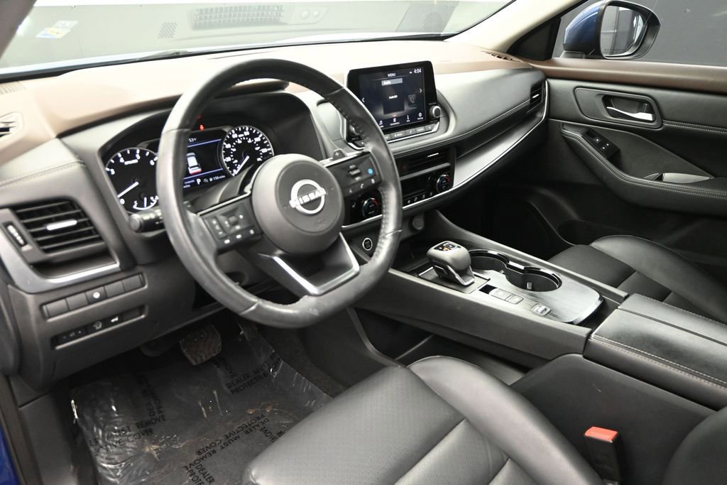 Used 2023 Nissan Rogue SV w/ SV Premium B Package FWD image 16