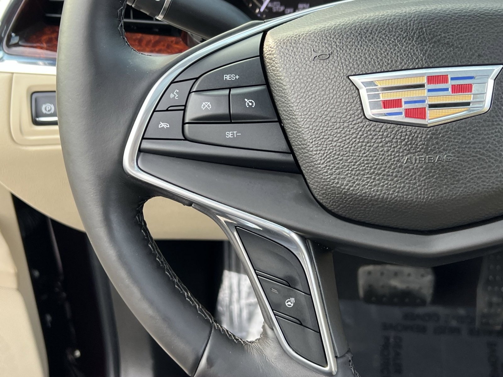 Used 2017 Cadillac XT5 Luxury w/ LPO, Wheel Lock Package image 31