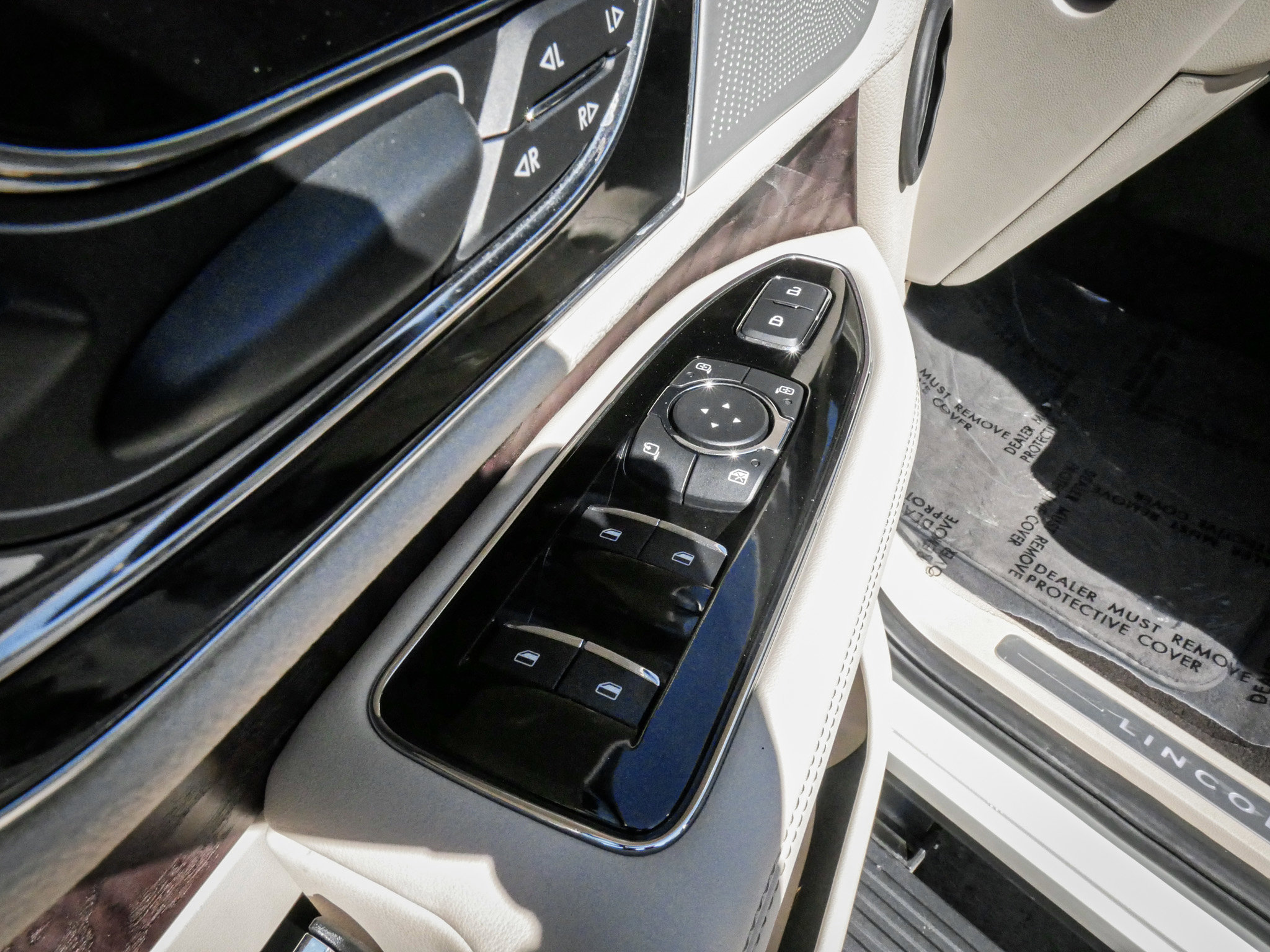 Used 2021 Lincoln Navigator L Reserve image 15