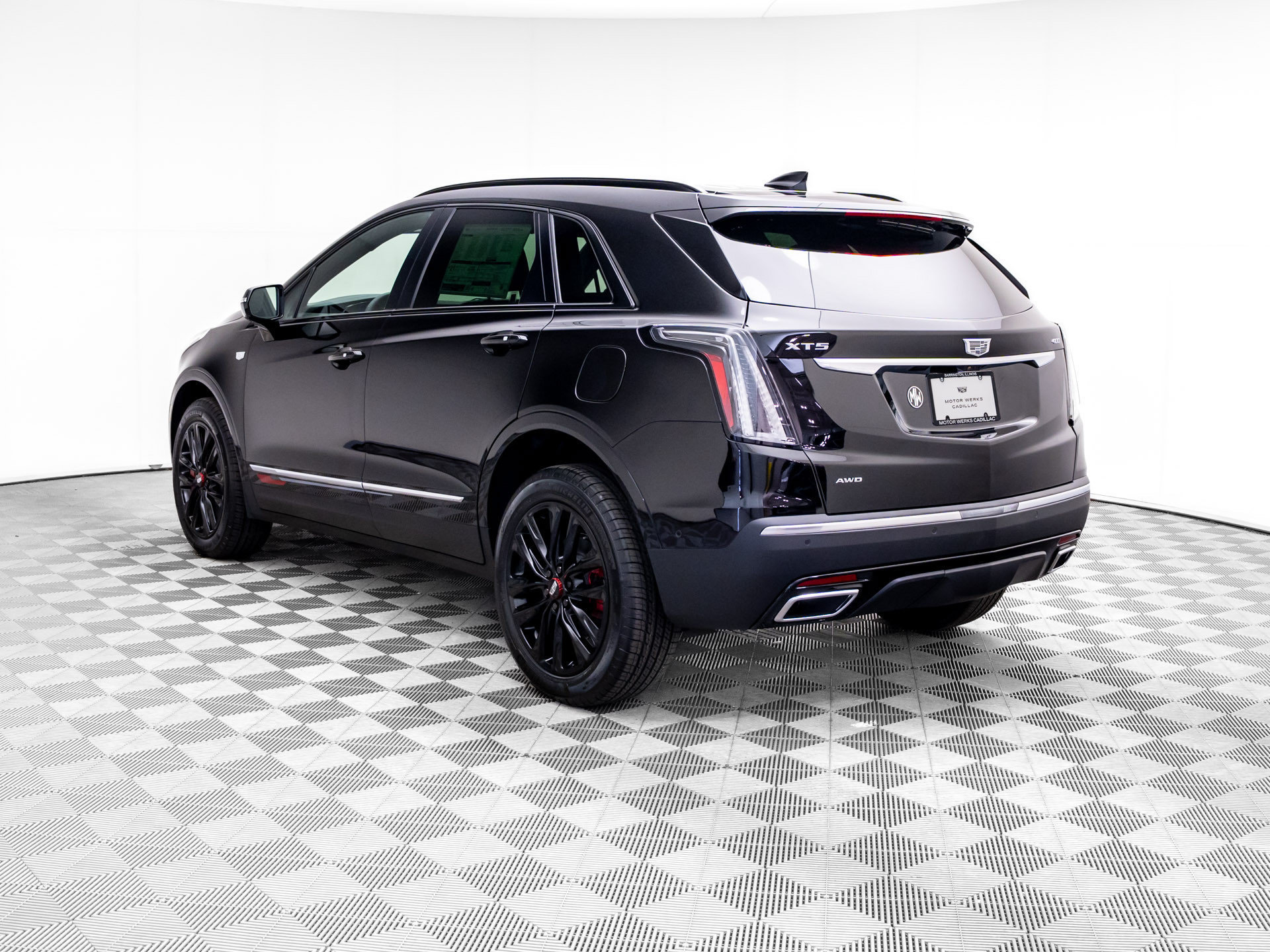 New 2026 Cadillac XT5 Sportv w/ LPO, Red Accent Package AWD/4WD image 3