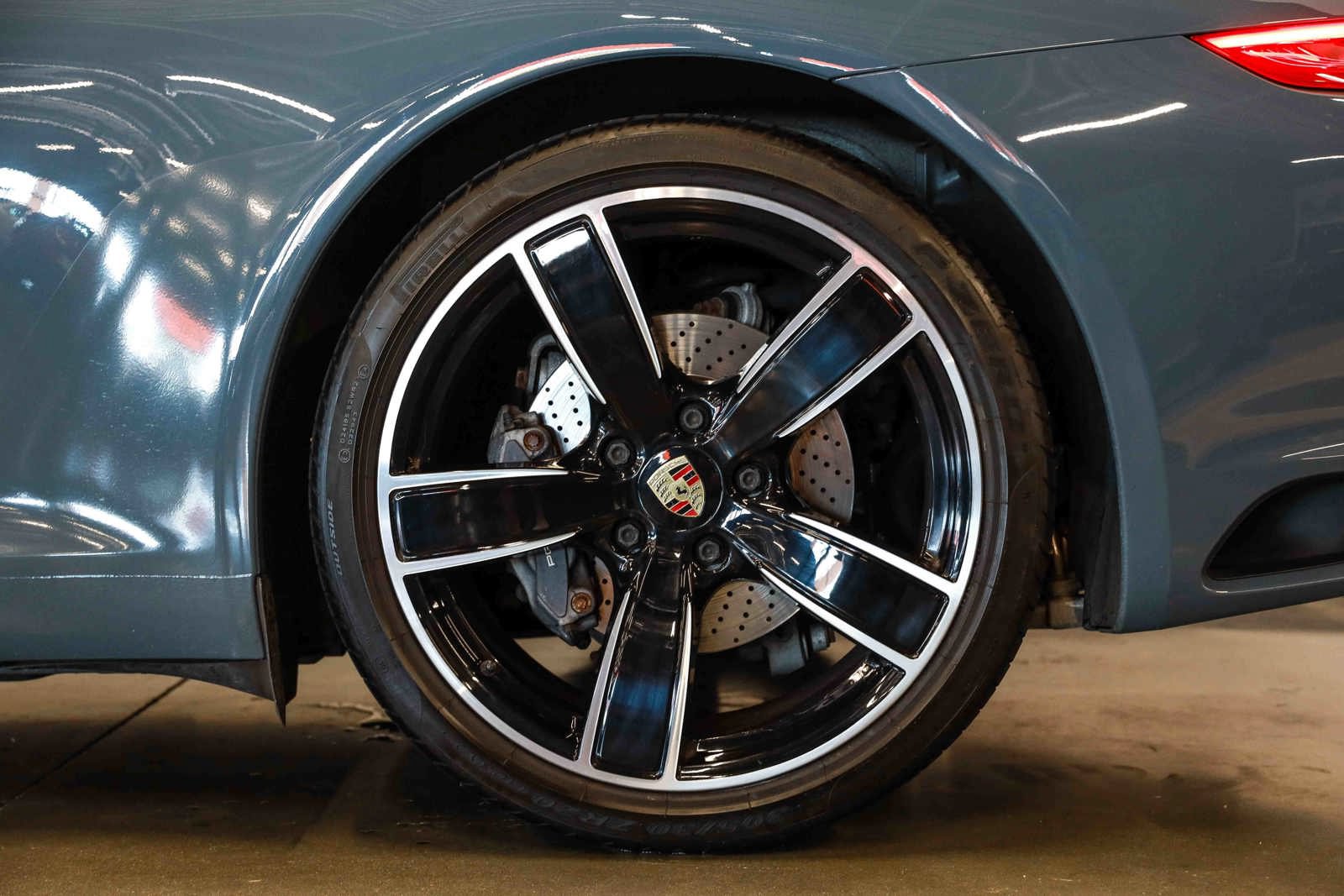 Used 2017 Porsche 911 Carrera image 20