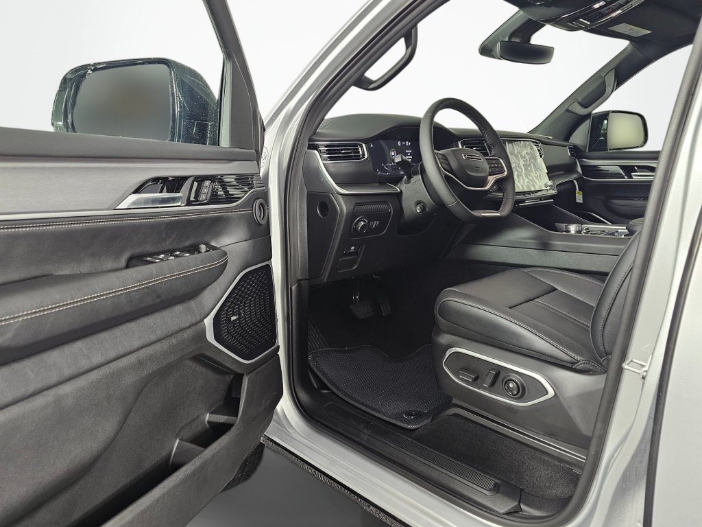 New 2026 Jeep Grand Wagoneer Limited AWD/4WD image 22