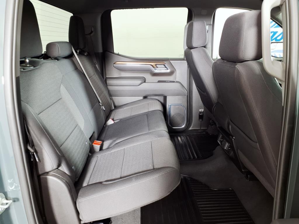 Used 2025 Chevrolet Silverado 1500 LT image 18