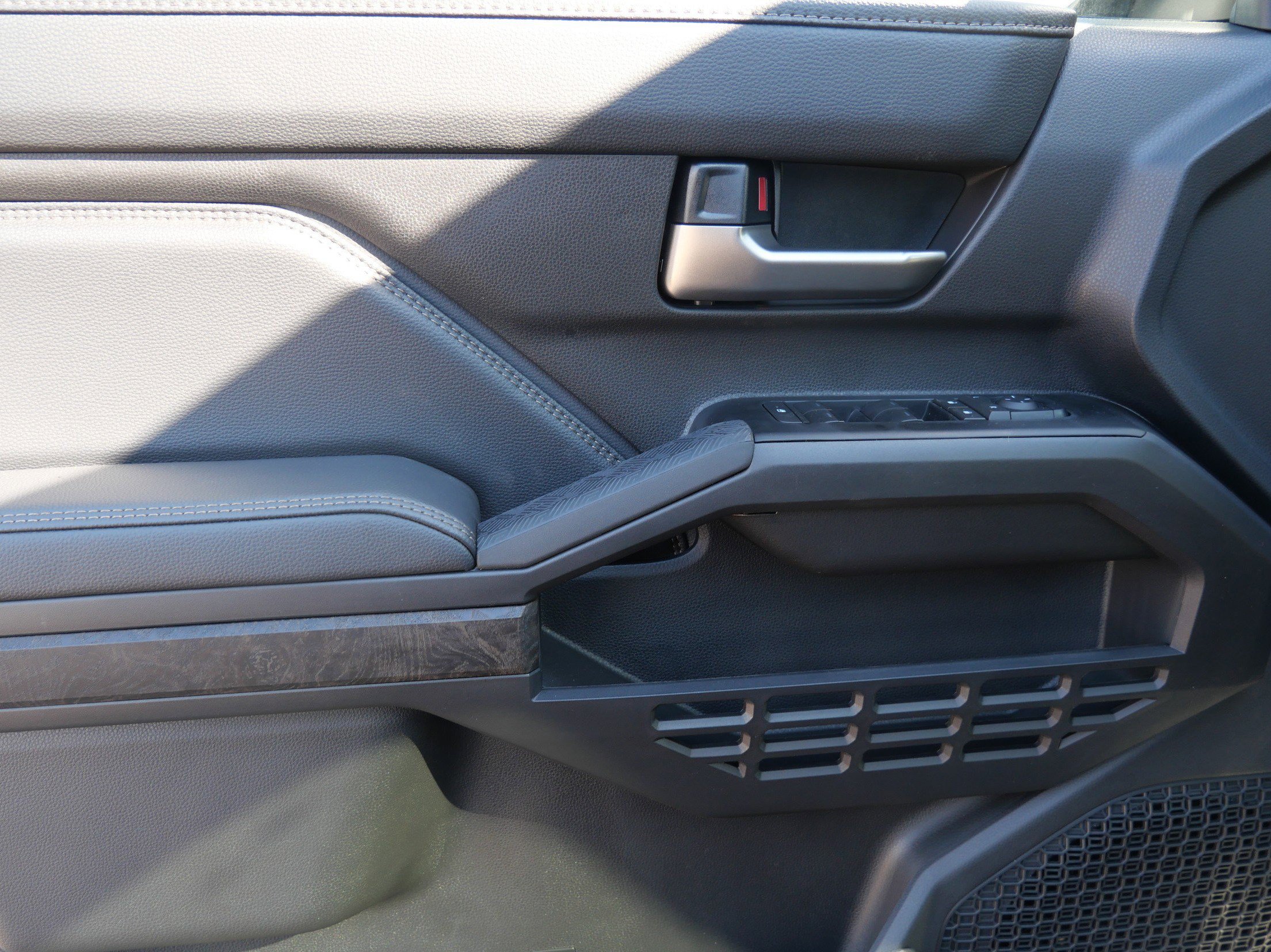 New 2026 Toyota Tacoma Limited AWD/4WD image 12
