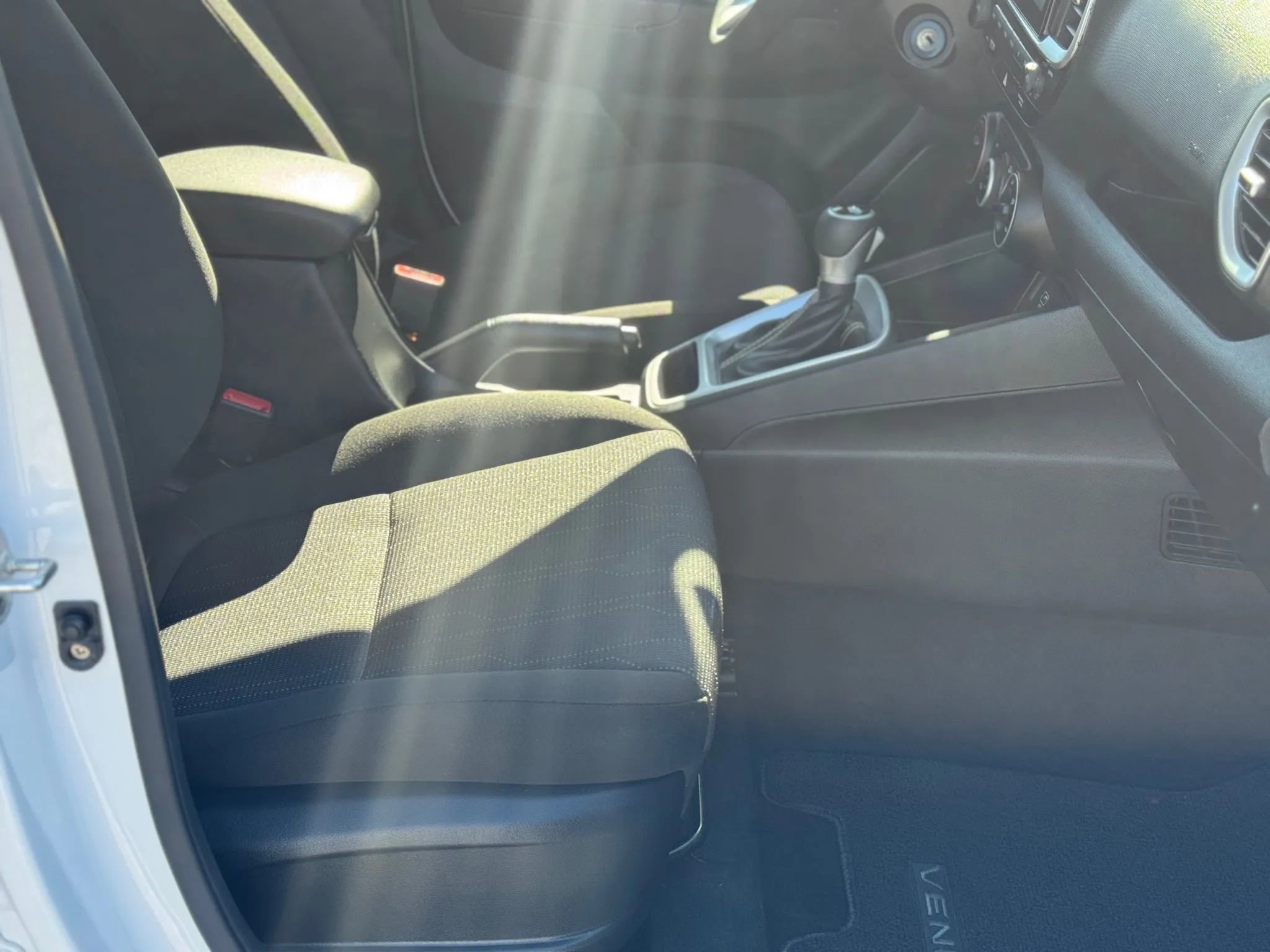 Used 2023 Hyundai Venue SE image 23