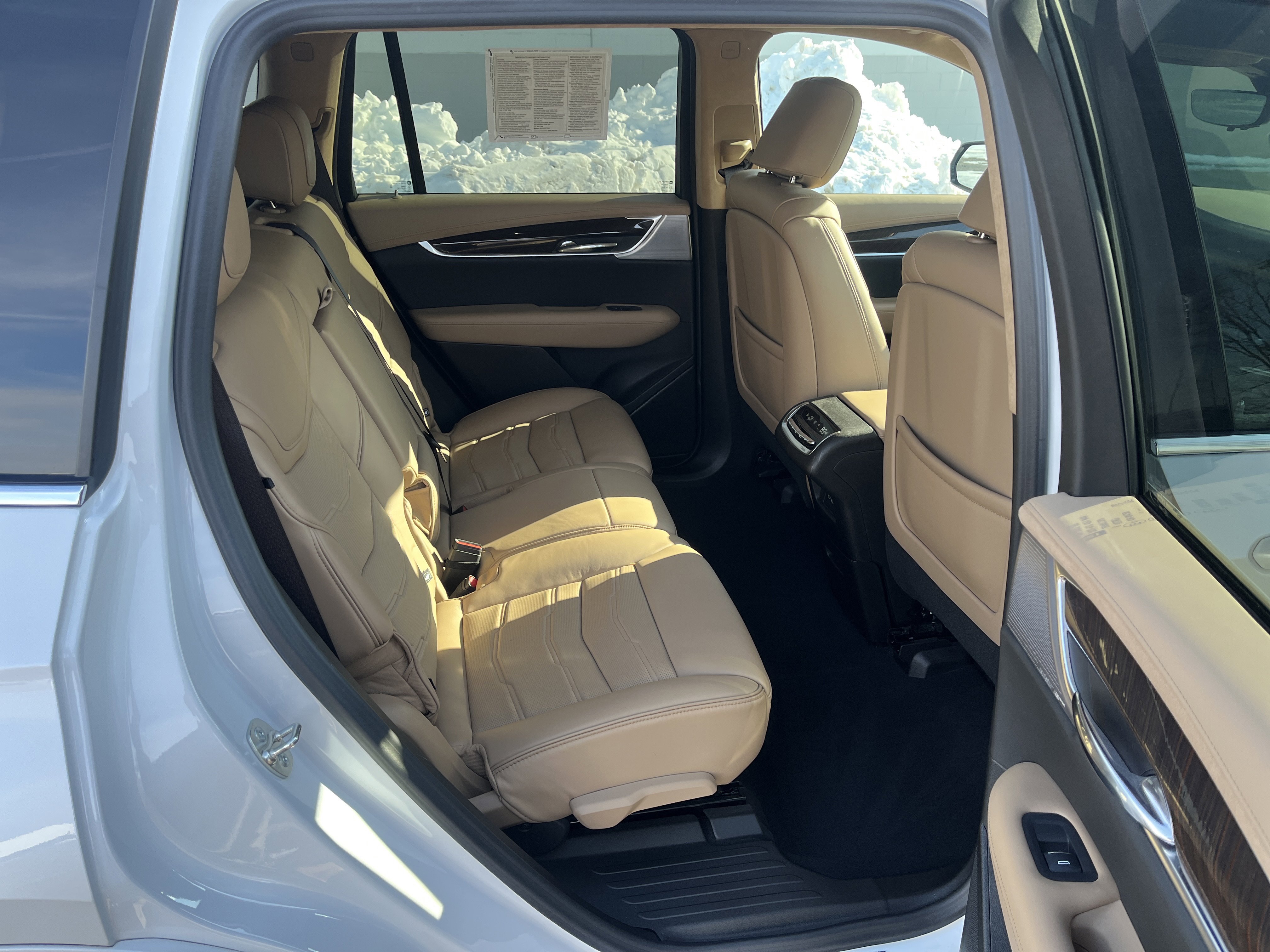 Used 2024 Cadillac XT6 Premium Luxury w/ Platinum Package image 17