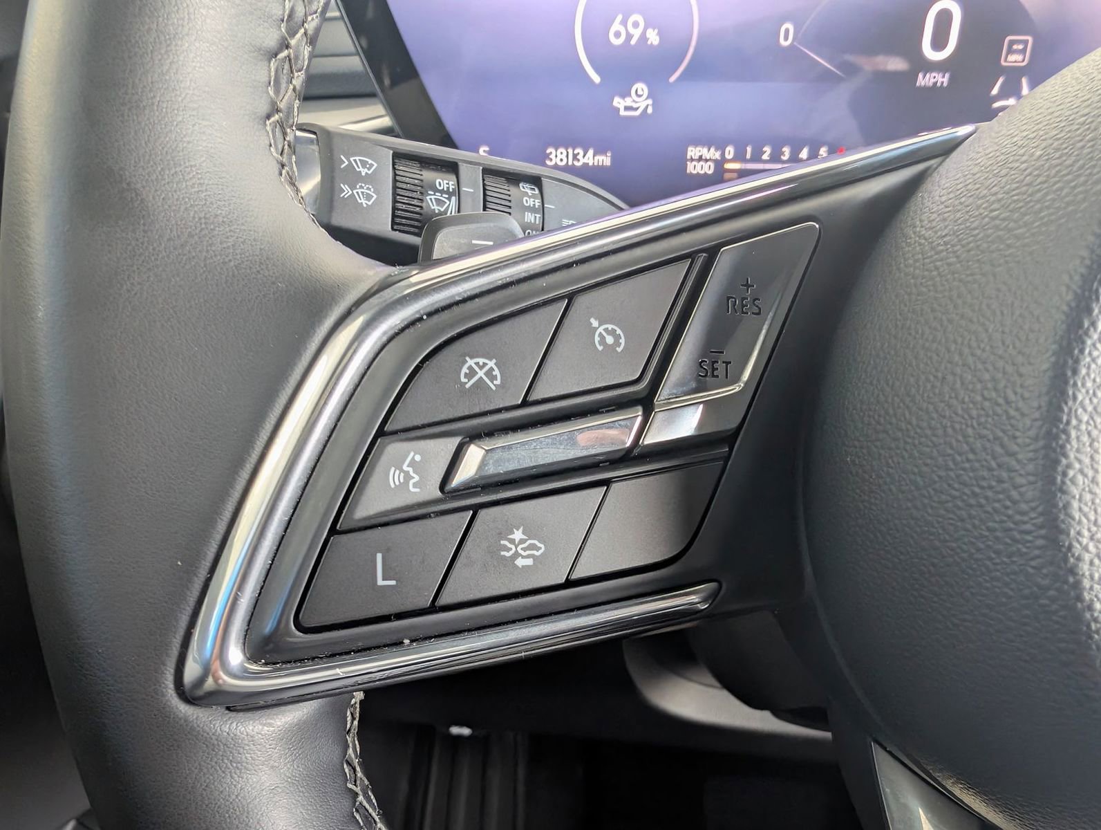 Certified 2025 Buick Enclave Preferred image 17