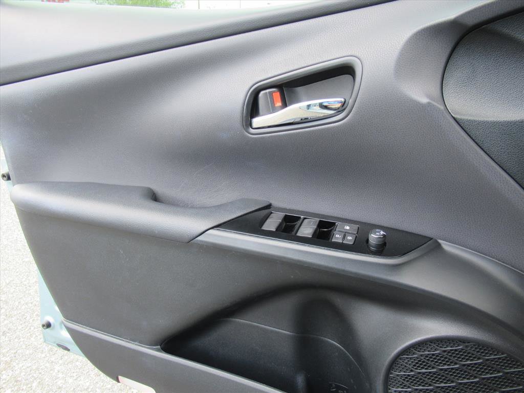 Used 2021 Toyota Prius Limited image 18
