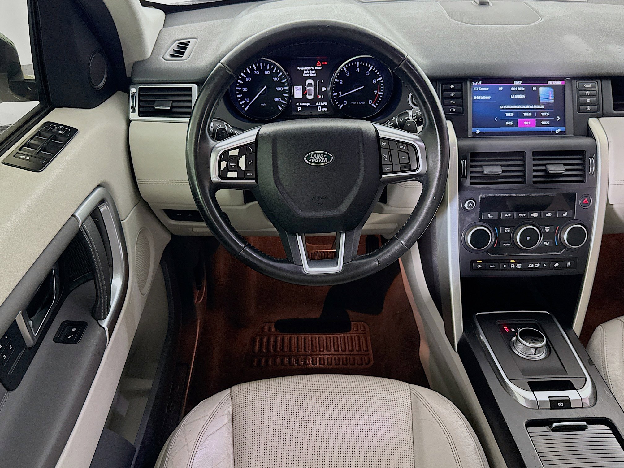 Used 2016 Land Rover Discovery Sport HSE AWD/4WD image 16