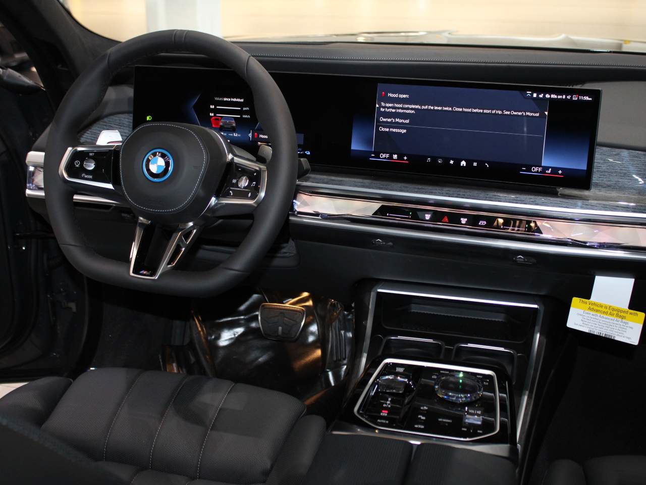 Used 2026 BMW 750e xDrive AWD/4WD image 19