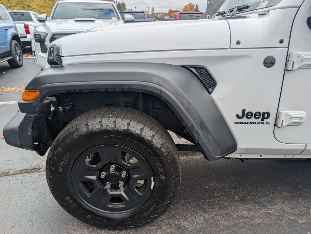 Used 2025 Jeep Wrangler Sport image 2