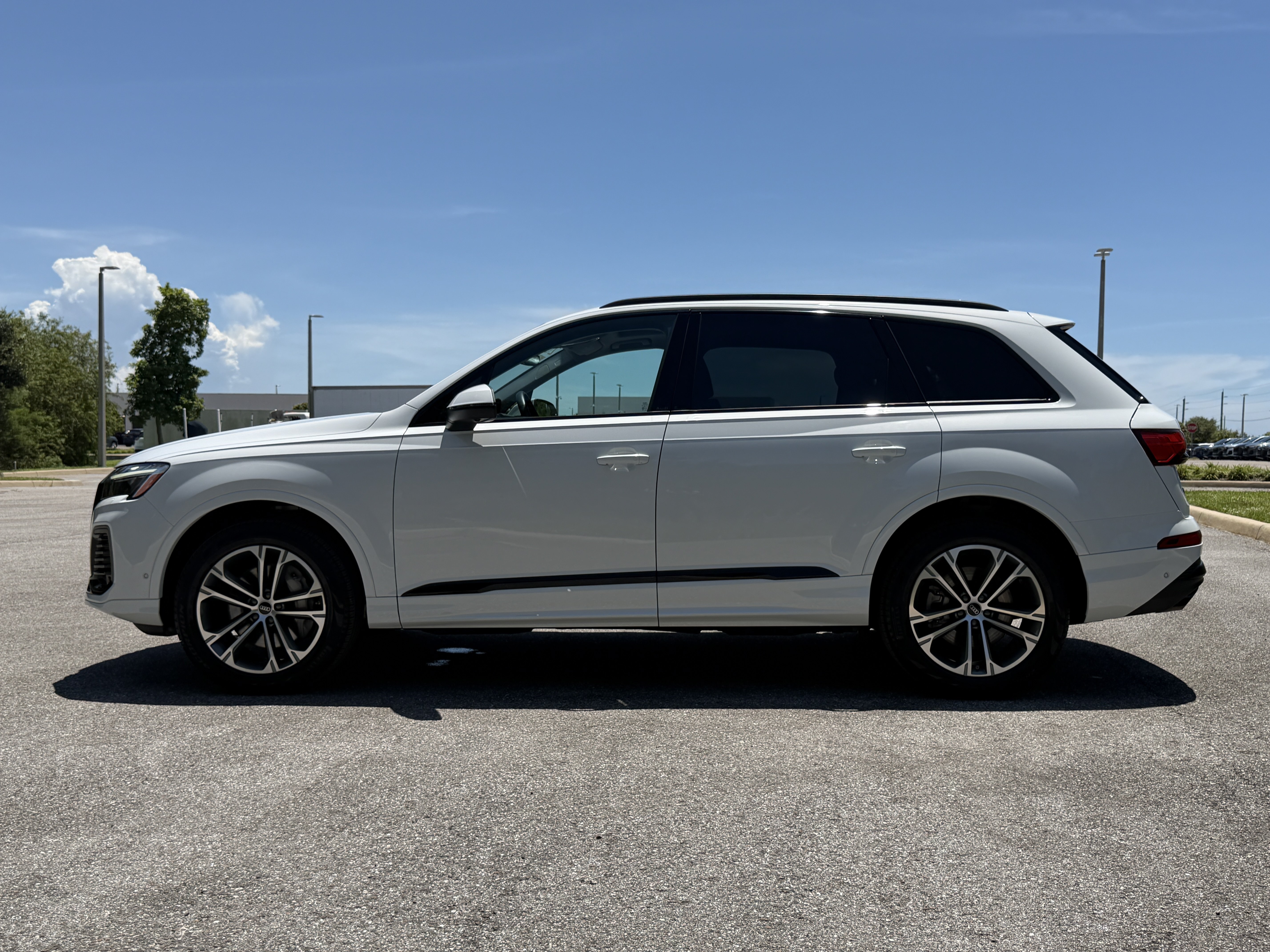 Used 2026 Audi Q7 3.0T Premium w/ Convenience Plus Package AWD/4WD image 6