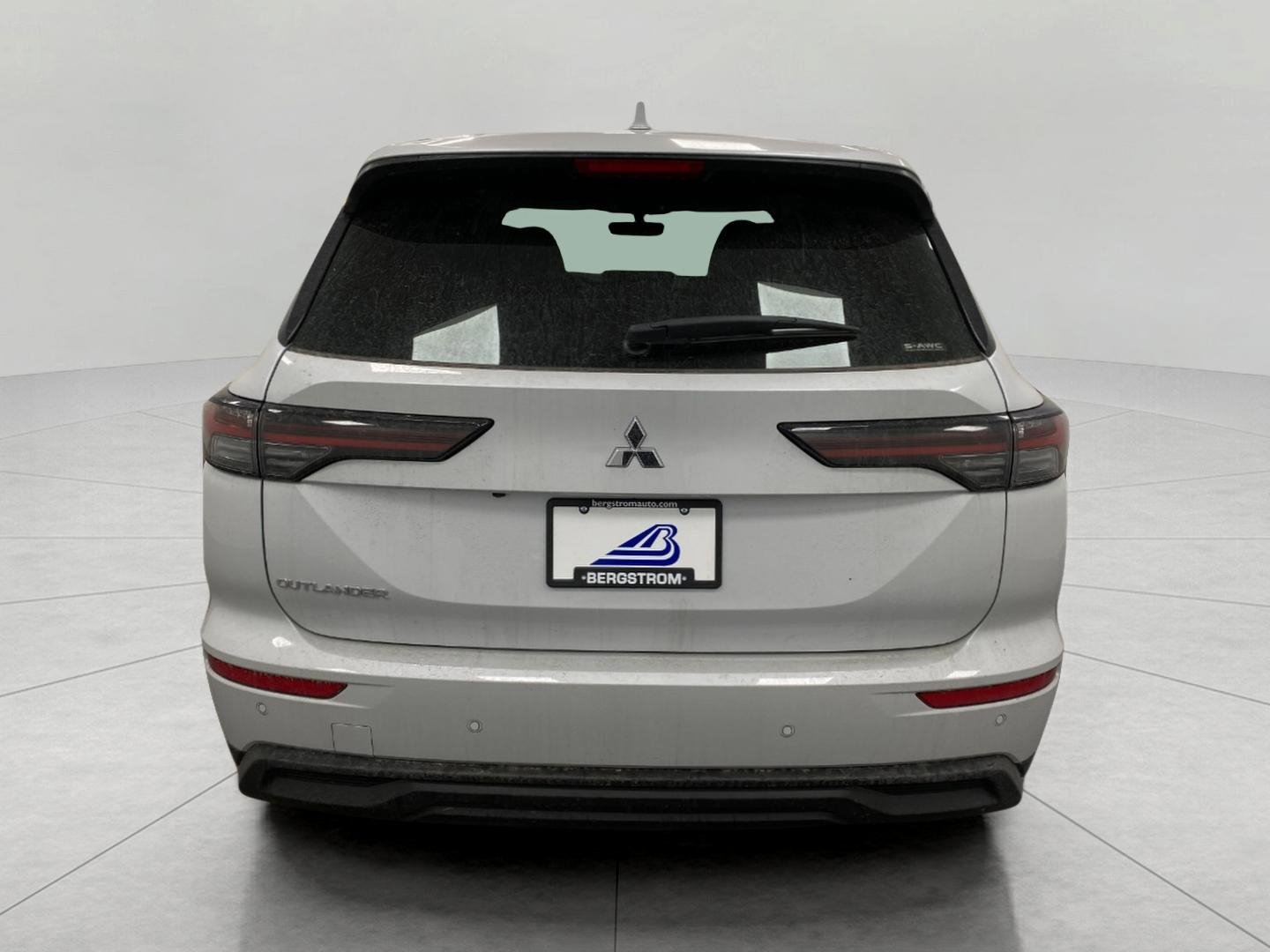 New 2025 Mitsubishi Outlander ES image 4