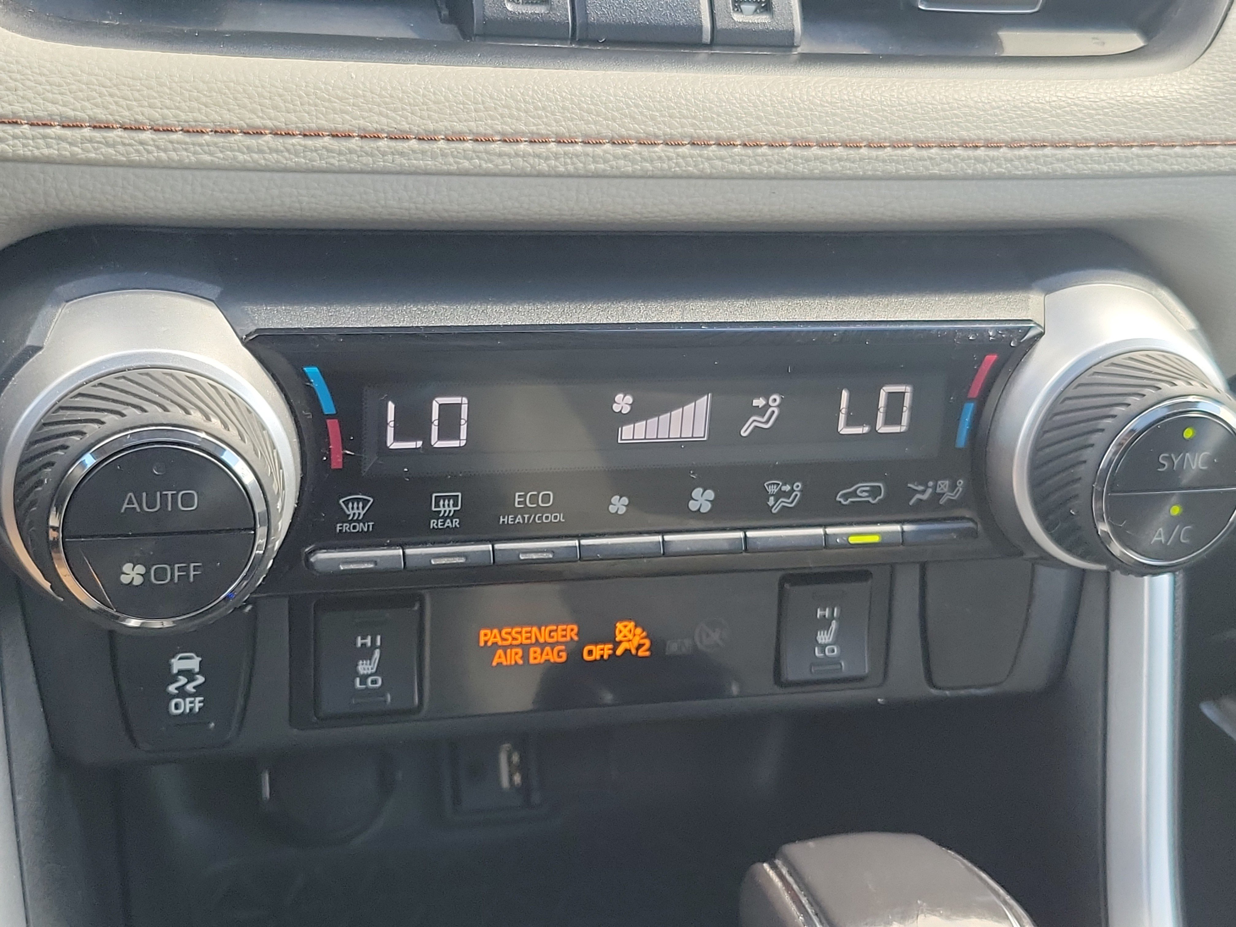 Used 2019 Toyota RAV4 XLE Premium w/ Cold Weather Package AWD/4WD image 29