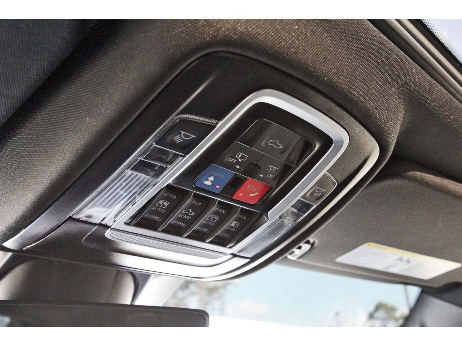 Used 2024 RAM 1500 Laramie image 25