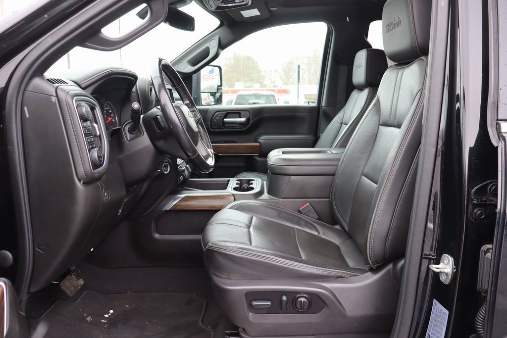 Used 2022 Chevrolet Silverado 3500 High Country w/ Safety Package II image 3